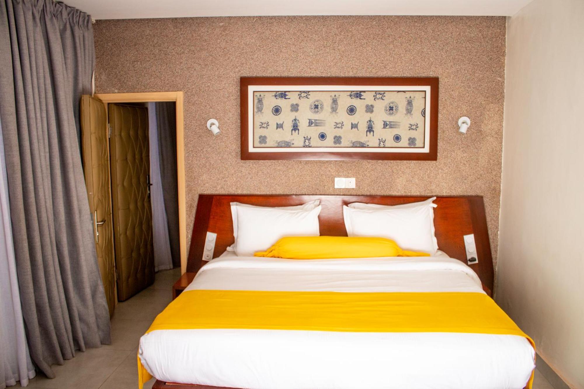 Enotel Beach Hotel ซอง-เปโดร ภายนอก รูปภาพ